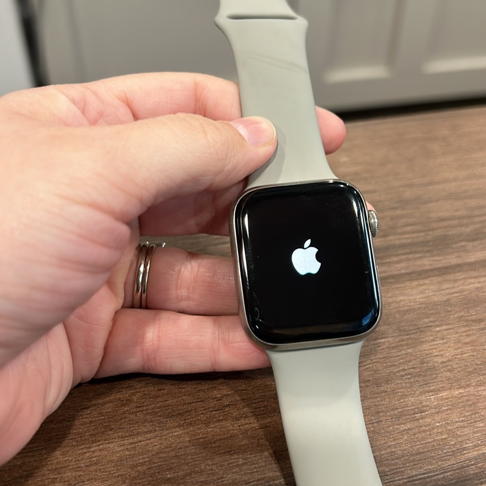 Apple Watch 5 - Picture 5 of 11
